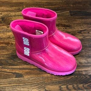 UGG Women's Classic Clear Mini Faux-Shearling Rain Boots -Taffy Pink- Size 8